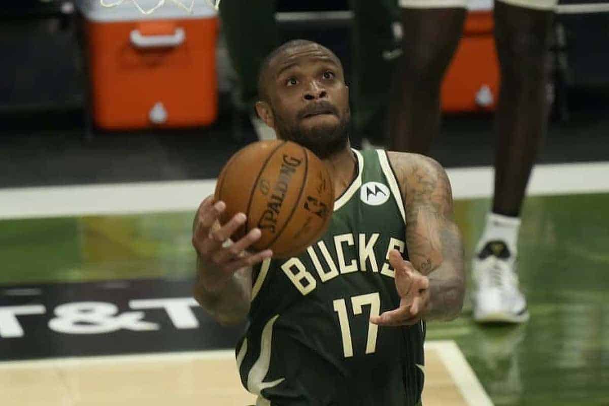 Zach Brunner finds the best NBA fantasy No House Advantage predictions and expert picks for Bucks vs. Suns Finals Game 1 on Tuesday, July 6.