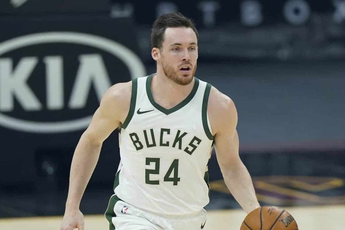 NBA best bets betting picks player props today tonight Bucks vs. Nuggets free expert basketball betting advice tips strategy moneyline parlay odds predictions lines Giannis Nikola Jokic assists points rebounds steals blocks