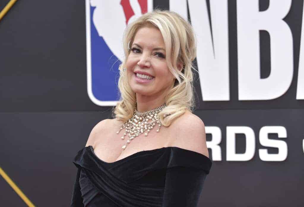 Some old tweets sent from Jeanie Buss are coming back up through the woodwork after it was reported that she had it out with LeBron James during the Trade Deadline