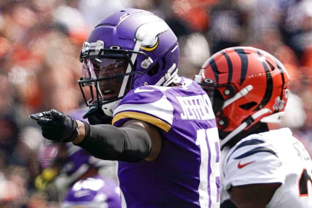 Stokastic breaks down a head-to-head battle for DraftKings NFL DFS lineups between Justin Jefferson-Tyreek Hill ahead of Week 1.