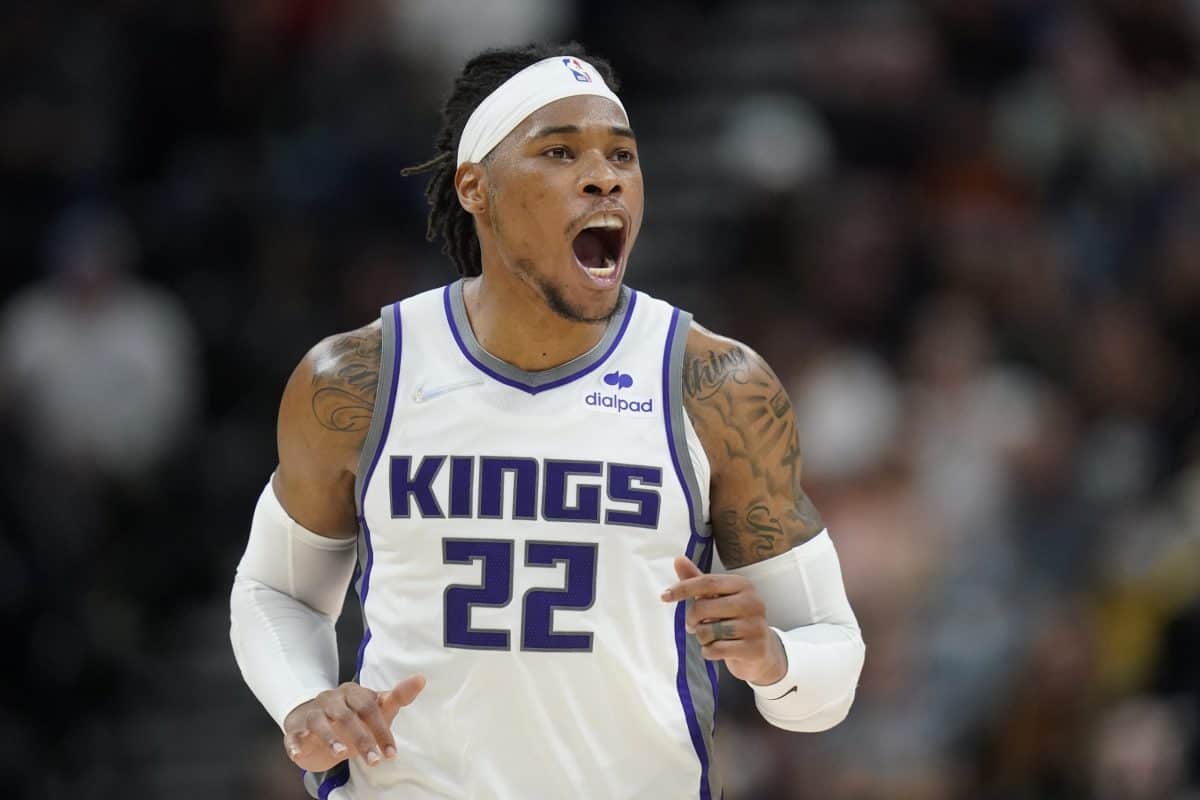 Best NBA player props bets betting picks and parlays today tonight free expert basketball betting lines odds predictions Richaun Holmes Mavericks vs. Kings
