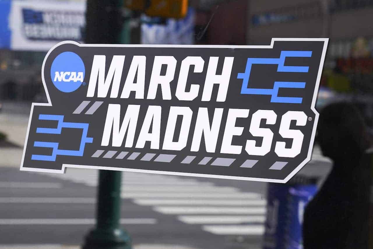 NCAA Tournament College basketball picks today for DraftKings March Madness CBB DFS cheat sheet Wednesday 3/22/22