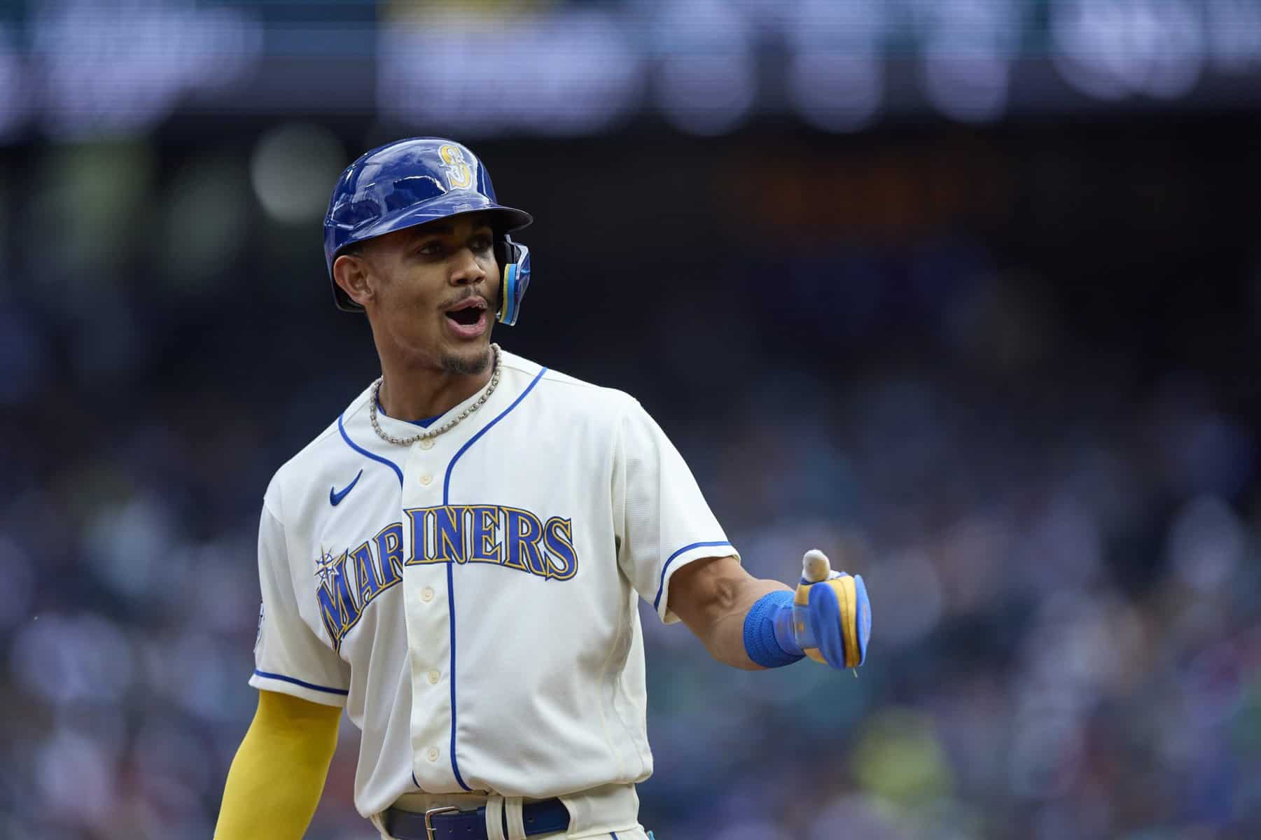 MLB DFS Picks, Spotlight Pitchers & Top Stacks: Julio Rodriguez + Seattle Bats! (May 5)