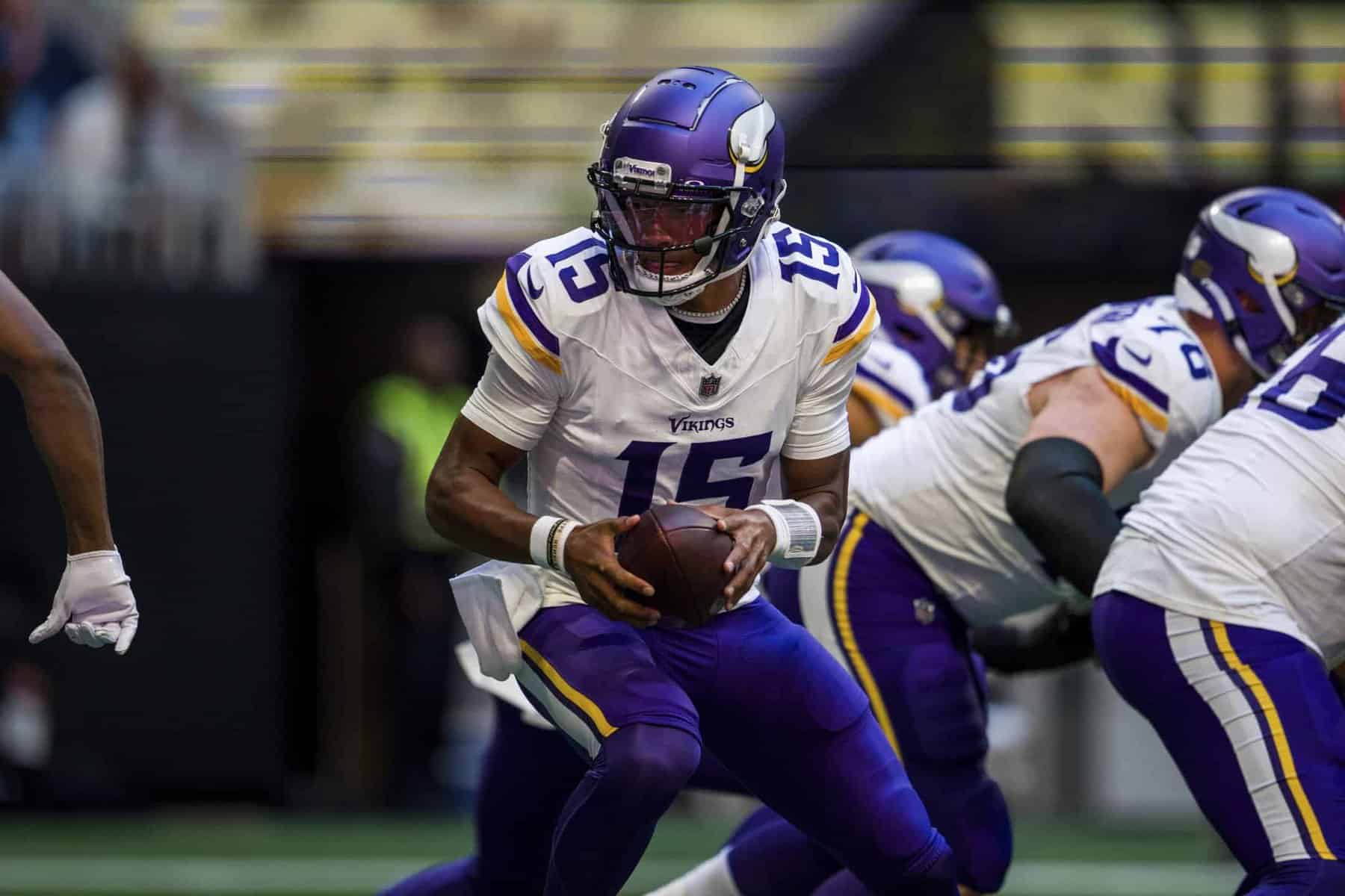 Bears-Vikings DFS Picks: Will The Clock Strike Midnight For Vikings? (Nov. 27)