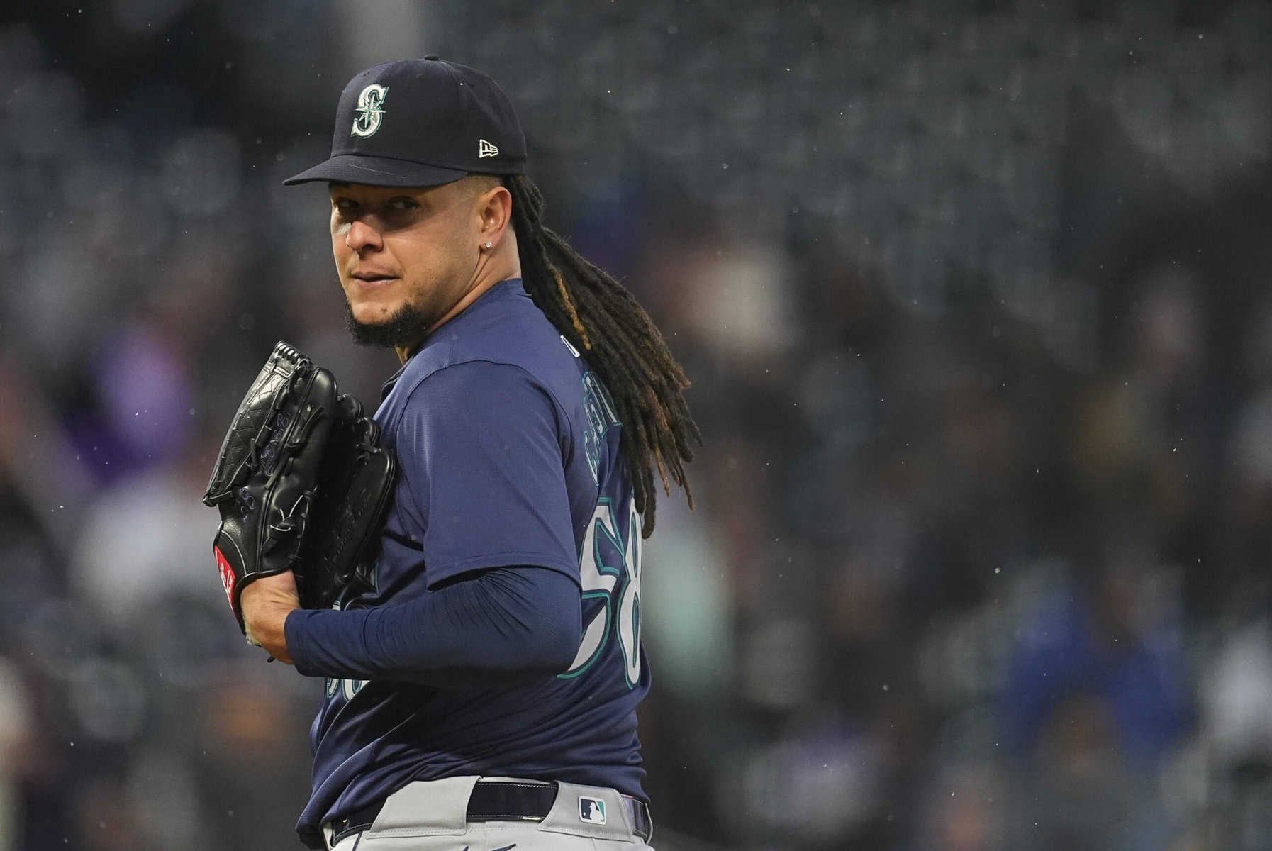 MLB DFS Picks, Spotlight Pitchers & Top Stacks: Luis Castillo + Mariners Bats (May 12)