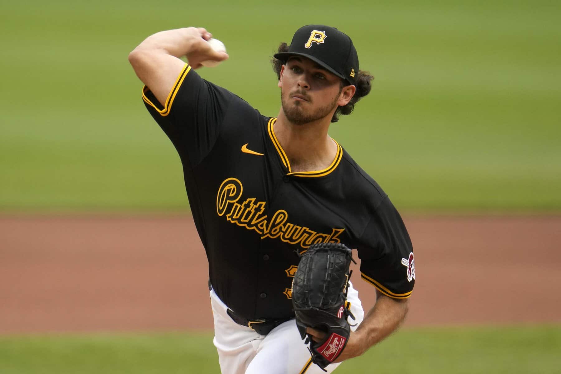 MLB DFS Picks, Spotlight Pitchers & Top Stacks: Jared Jones + Pirates Bats (May 16)